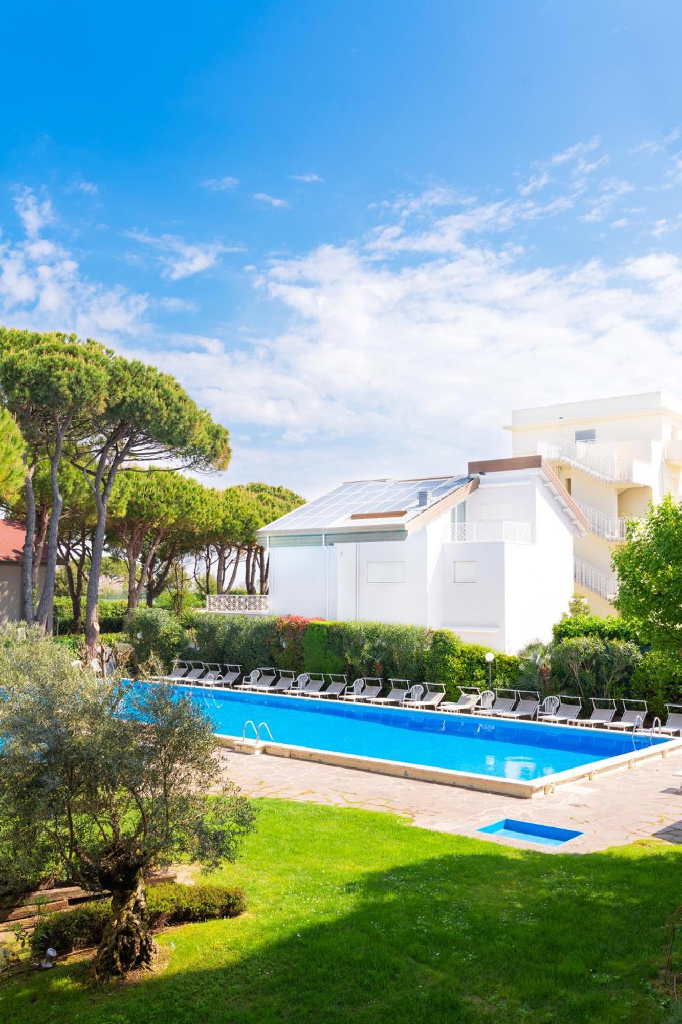 Hotel Doge Milano Marittima Exteriér fotografie