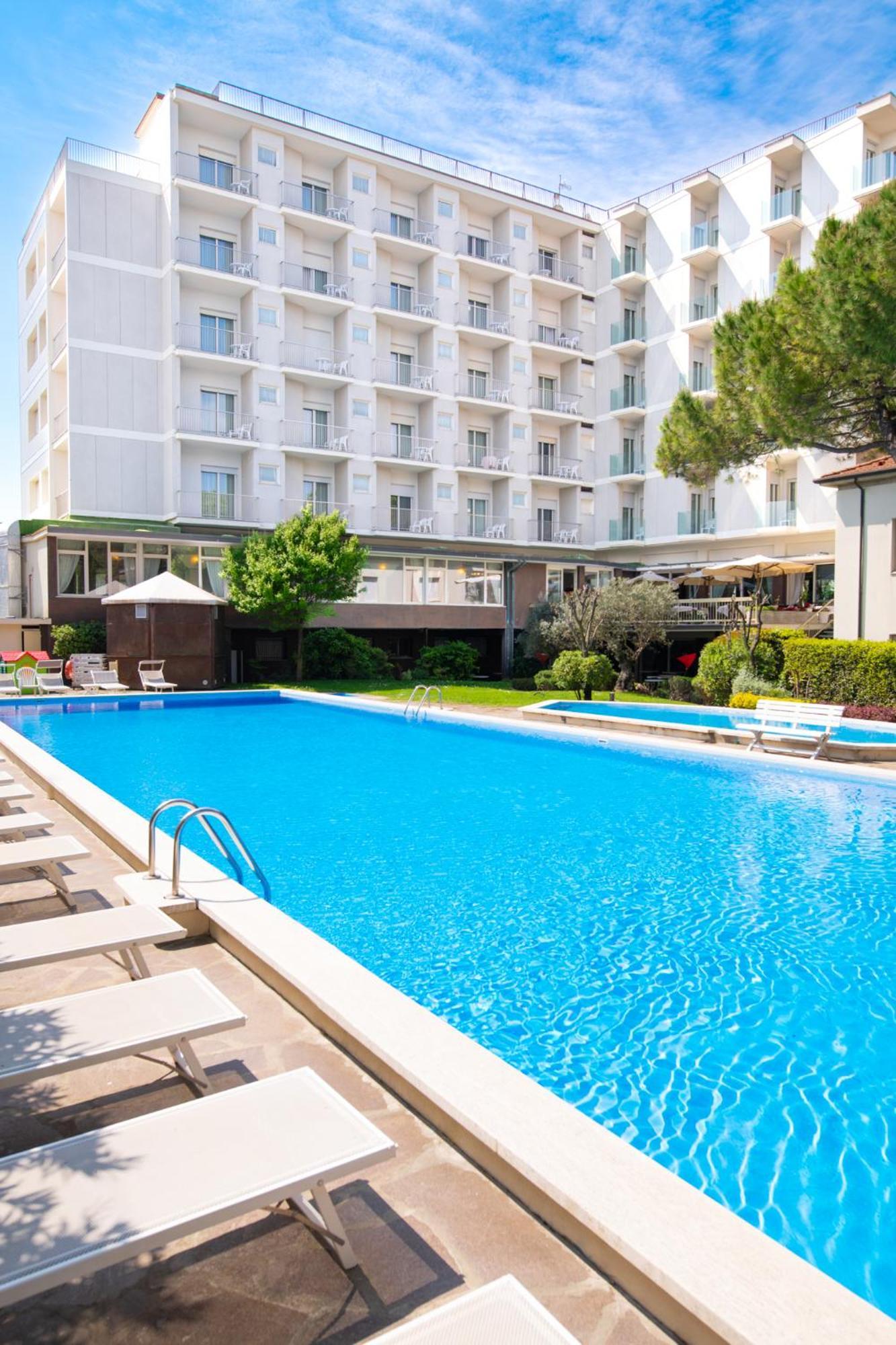 Hotel Doge Milano Marittima Exteriér fotografie