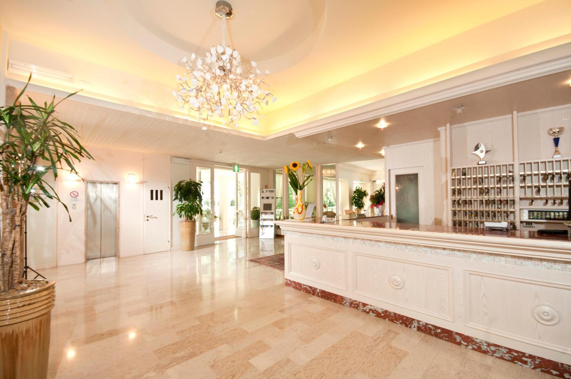 Hotel Doge Milano Marittima Exteriér fotografie